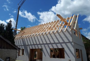 Construction maison avec charpente en bois